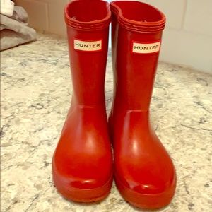 Children’s size 10 Hunter rain boots Red